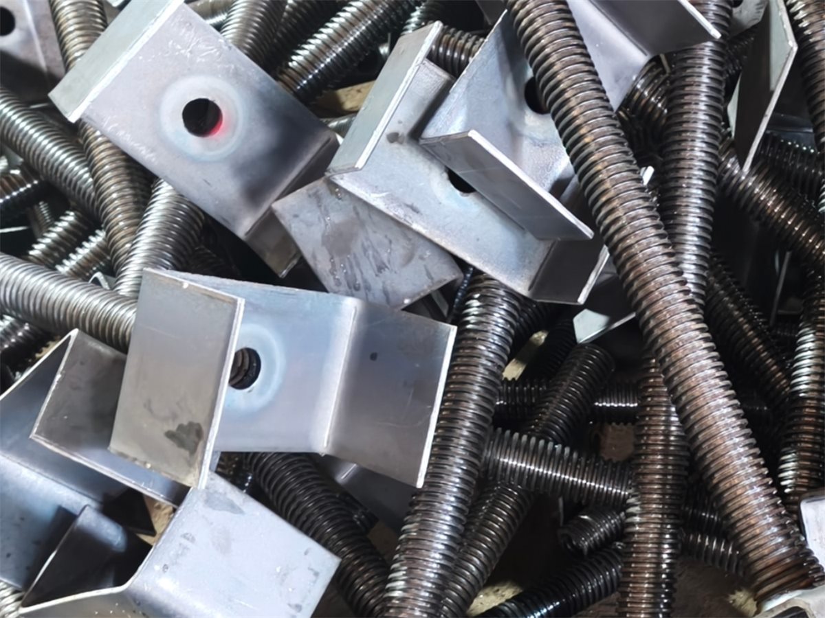 Full penetration welding steel prop screw jack components
